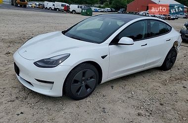 Tesla Model 3  2022