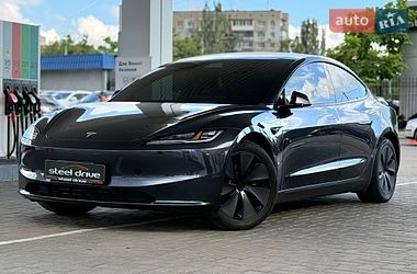 Tesla Model 3  2024