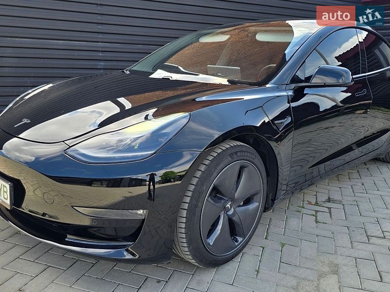 Седан Tesla Model 3 2020 в Ивано-Франковске фото Седан Tesla Model 3 2020 в Ивано-Франковске