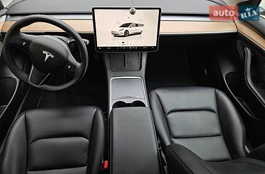 Седан Tesla Model 3 2023 в Львові