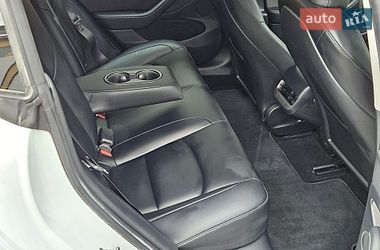 Седан Tesla Model 3 2023 в Львові