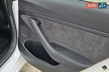 Седан Tesla Model 3 2023 в Львові