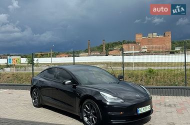 Tesla Model 3  2019