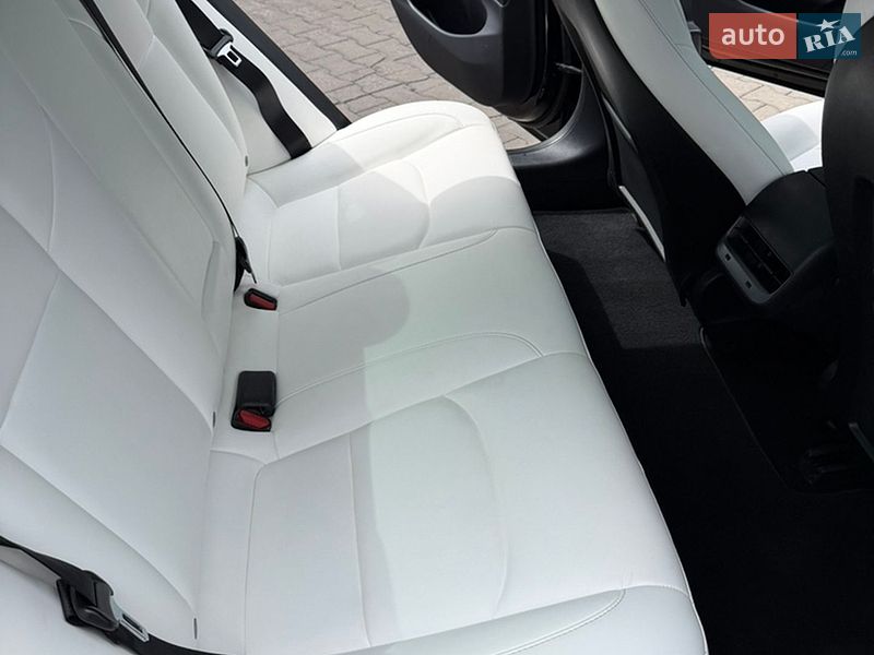 Седан Tesla Model 3 2019 в Львові фото 14 Седан Tesla Model 3 2019 в Львові