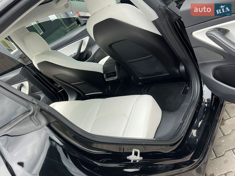 Седан Tesla Model 3 2019 в Львові фото 16 Седан Tesla Model 3 2019 в Львові