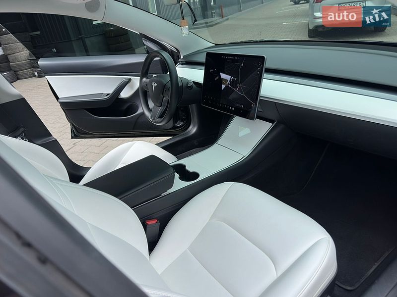 Седан Tesla Model 3 2019 в Львові фото 17 Седан Tesla Model 3 2019 в Львові