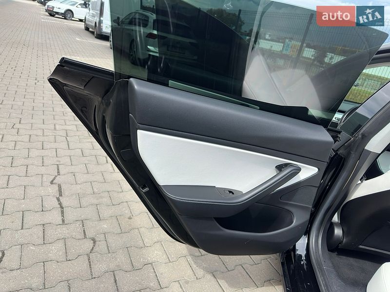 Седан Tesla Model 3 2019 в Львові фото 20 Седан Tesla Model 3 2019 в Львові