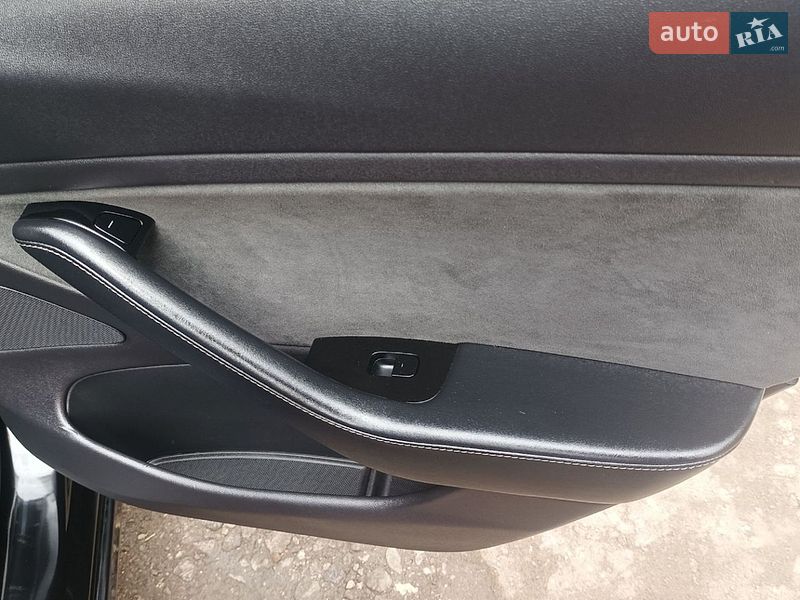 Седан Tesla Model 3 2019 в Хмельницькому
