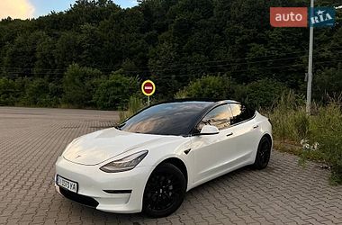 Tesla Model 3  2019