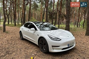 Tesla Model 3  2019