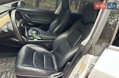 Седан Tesla Model 3 2019 в Кам'янському