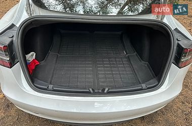 Седан Tesla Model 3 2019 в Кам'янському