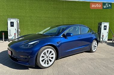 Tesla Model 3  2022
