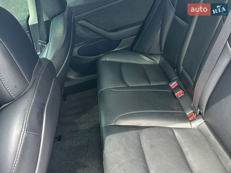 Седан Tesla Model 3 2020 в Киеве
