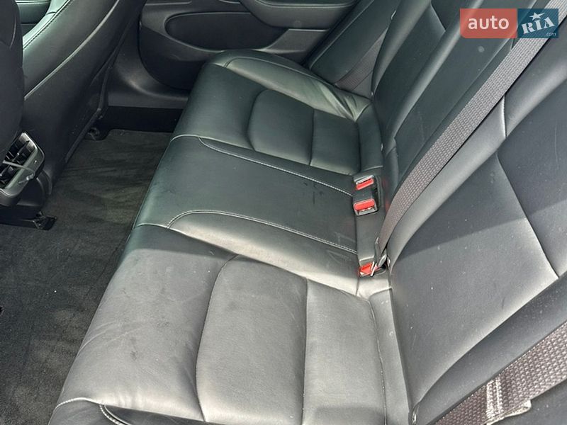 Седан Tesla Model 3 2020 в Киеве