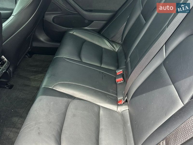 Седан Tesla Model 3 2020 в Киеве