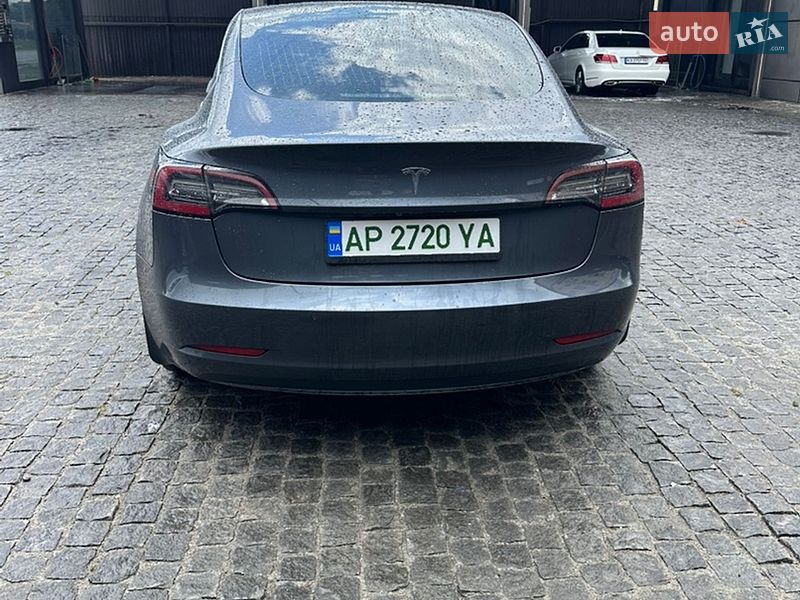 Седан Tesla Model 3 2020 в Киеве