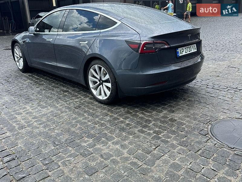 Седан Tesla Model 3 2020 в Киеве