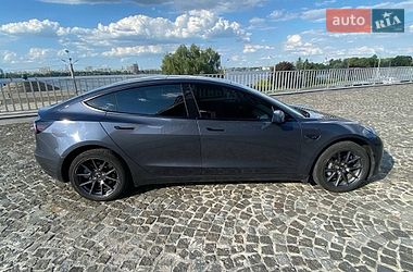 Седан Tesla Model 3 2021 в Днепре