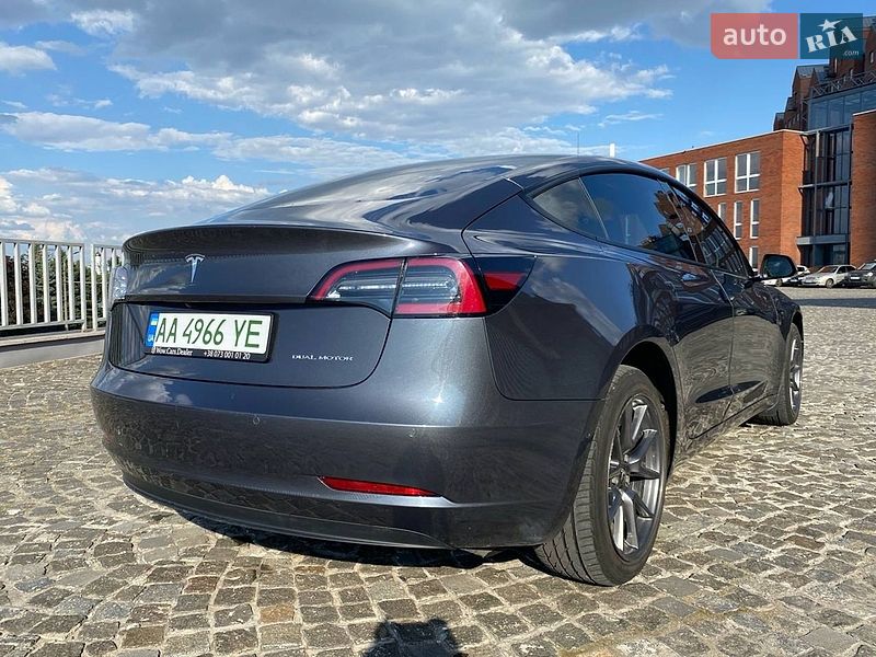 Седан Tesla Model 3 2021 в Днепре