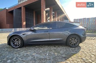 Седан Tesla Model 3 2021 в Днепре