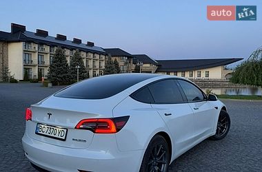 Седан Tesla Model 3 2021 в Львове