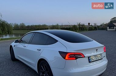 Седан Tesla Model 3 2021 в Львове