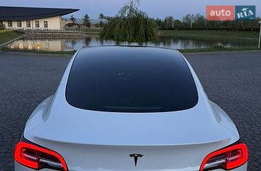 Седан Tesla Model 3 2021 в Львове