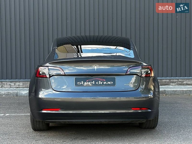 Седан Tesla Model 3 2018 в Миколаєві