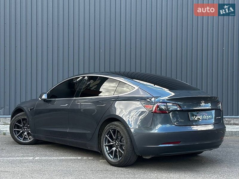 Седан Tesla Model 3 2018 в Миколаєві