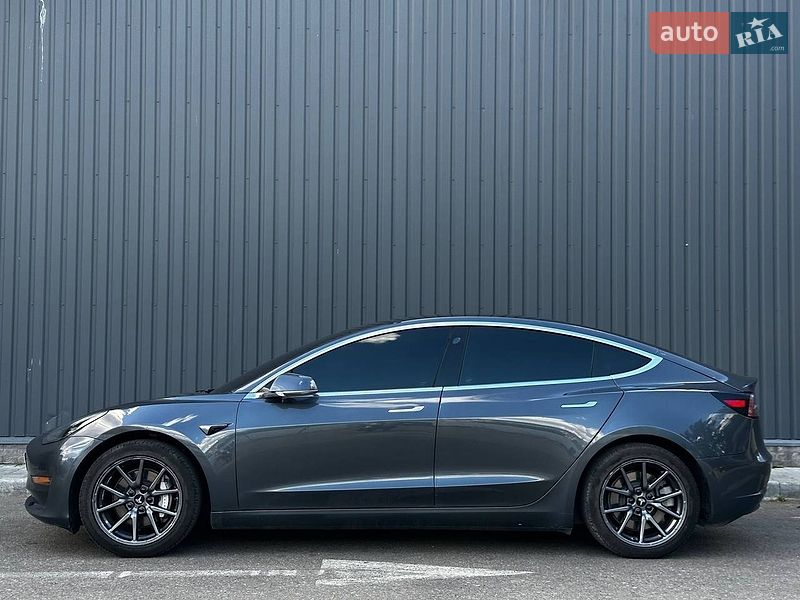 Седан Tesla Model 3 2018 в Миколаєві
