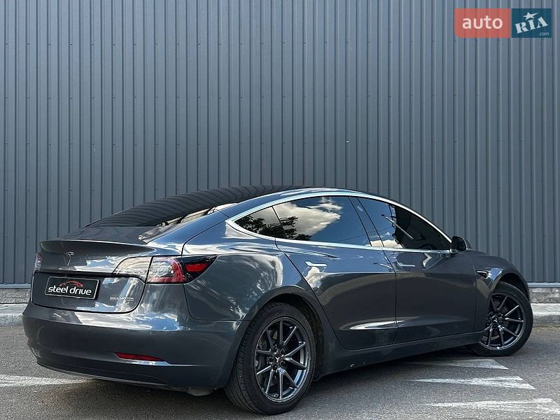 Седан Tesla Model 3 2018 в Миколаєві