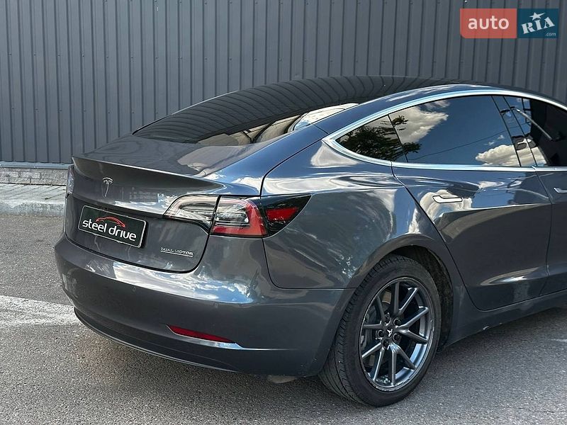 Седан Tesla Model 3 2018 в Миколаєві