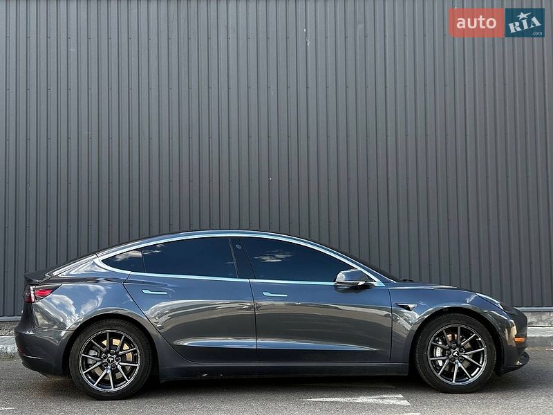 Седан Tesla Model 3 2018 в Миколаєві