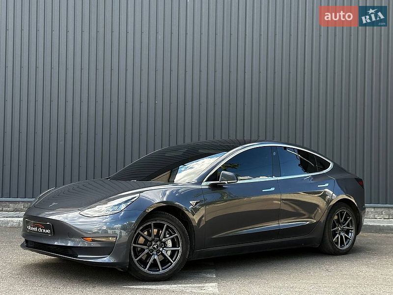 Седан Tesla Model 3 2018 в Миколаєві