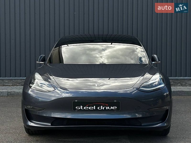 Седан Tesla Model 3 2018 в Миколаєві