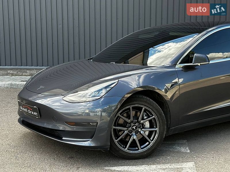Седан Tesla Model 3 2018 в Миколаєві