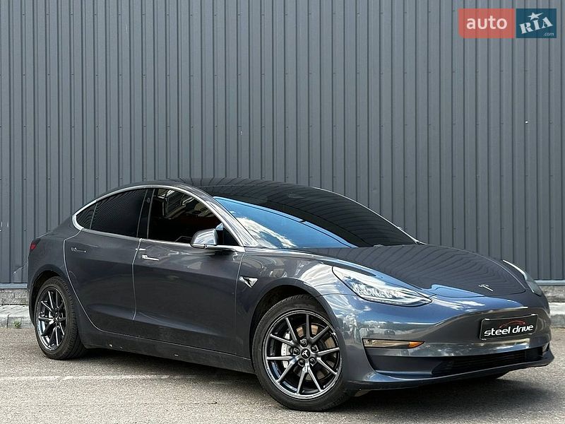 Седан Tesla Model 3 2018 в Миколаєві