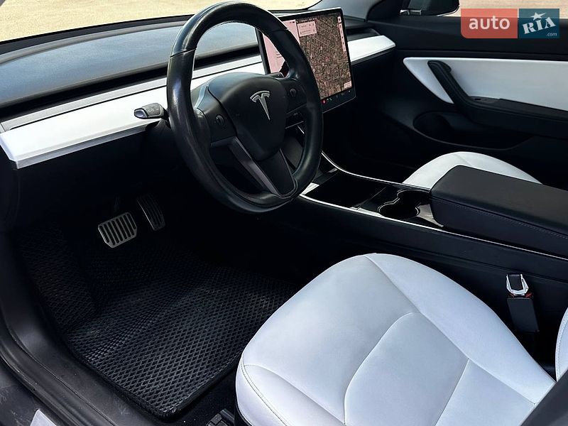Седан Tesla Model 3 2018 в Миколаєві