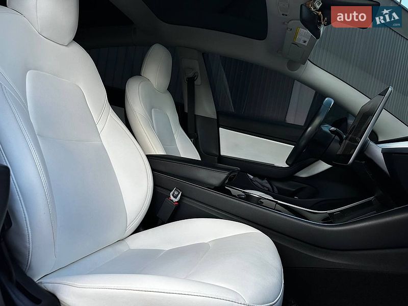 Седан Tesla Model 3 2018 в Миколаєві