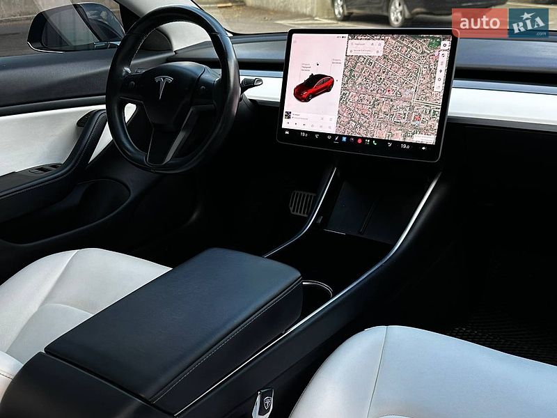 Седан Tesla Model 3 2018 в Миколаєві