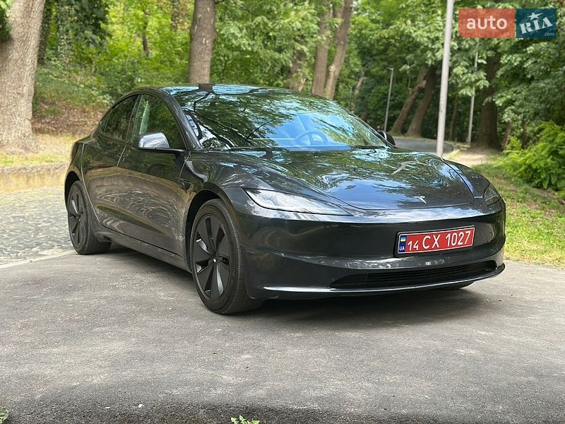 Седан Tesla Model 3 2025 в Львові