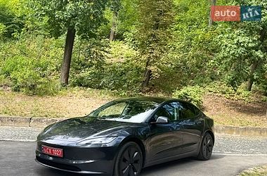 Седан Tesla Model 3 2025 в Львові