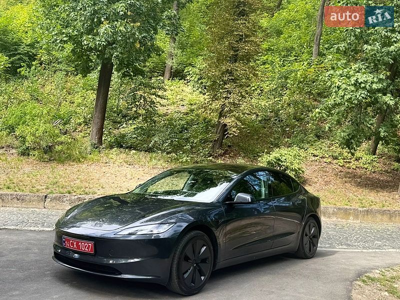 Седан Tesla Model 3 2025 в Львові