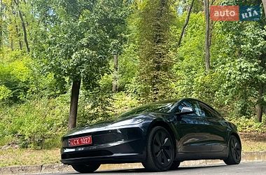 Седан Tesla Model 3 2025 в Львові