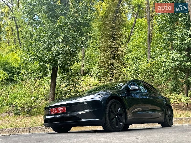 Седан Tesla Model 3 2025 в Львові