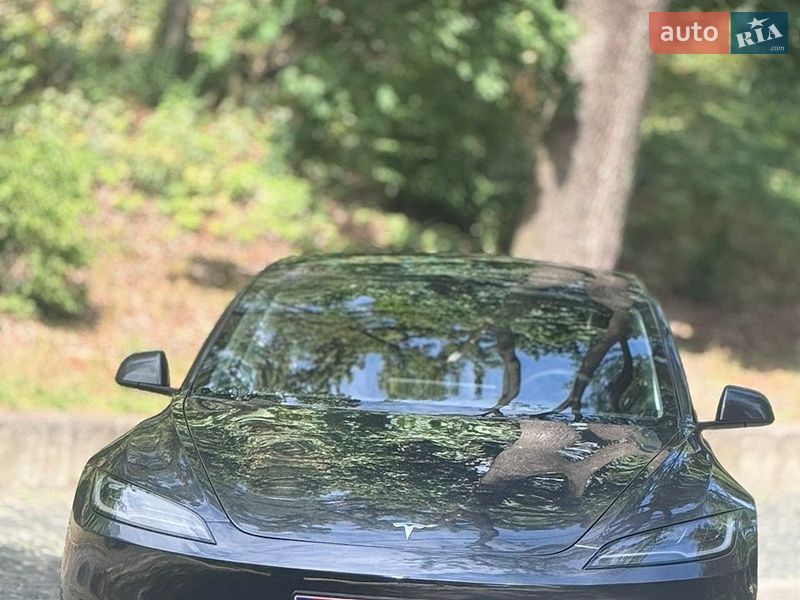 Седан Tesla Model 3 2025 в Львові