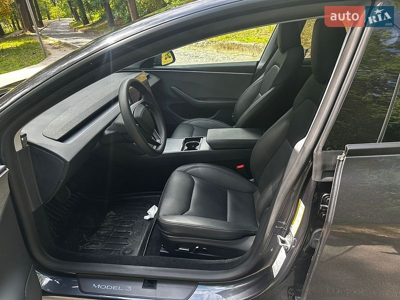 Седан Tesla Model 3 2025 в Львові