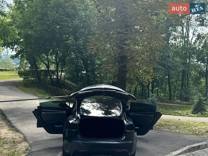 Седан Tesla Model 3 2025 в Львові