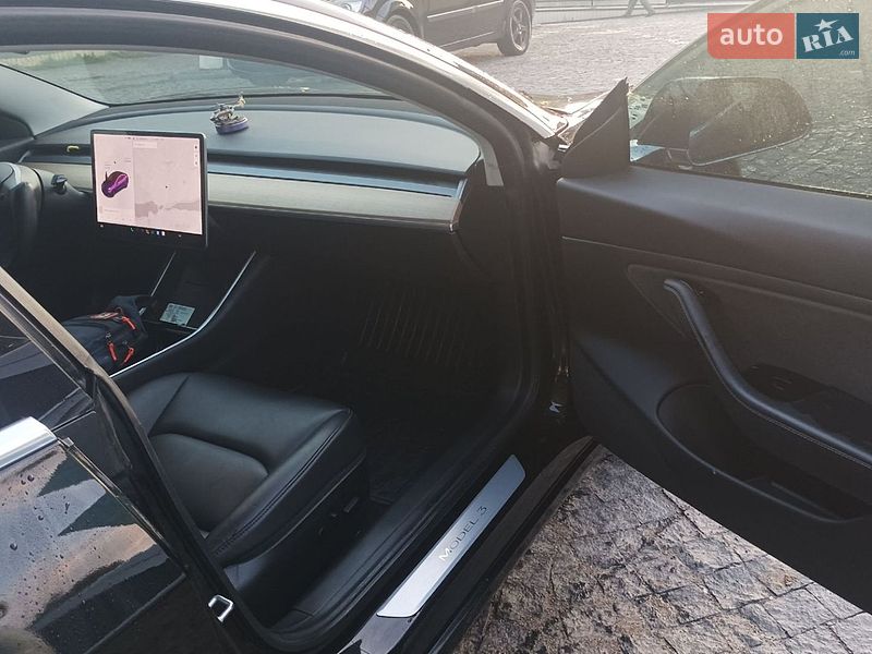 Седан Tesla Model 3 2019 в Хмельницькому